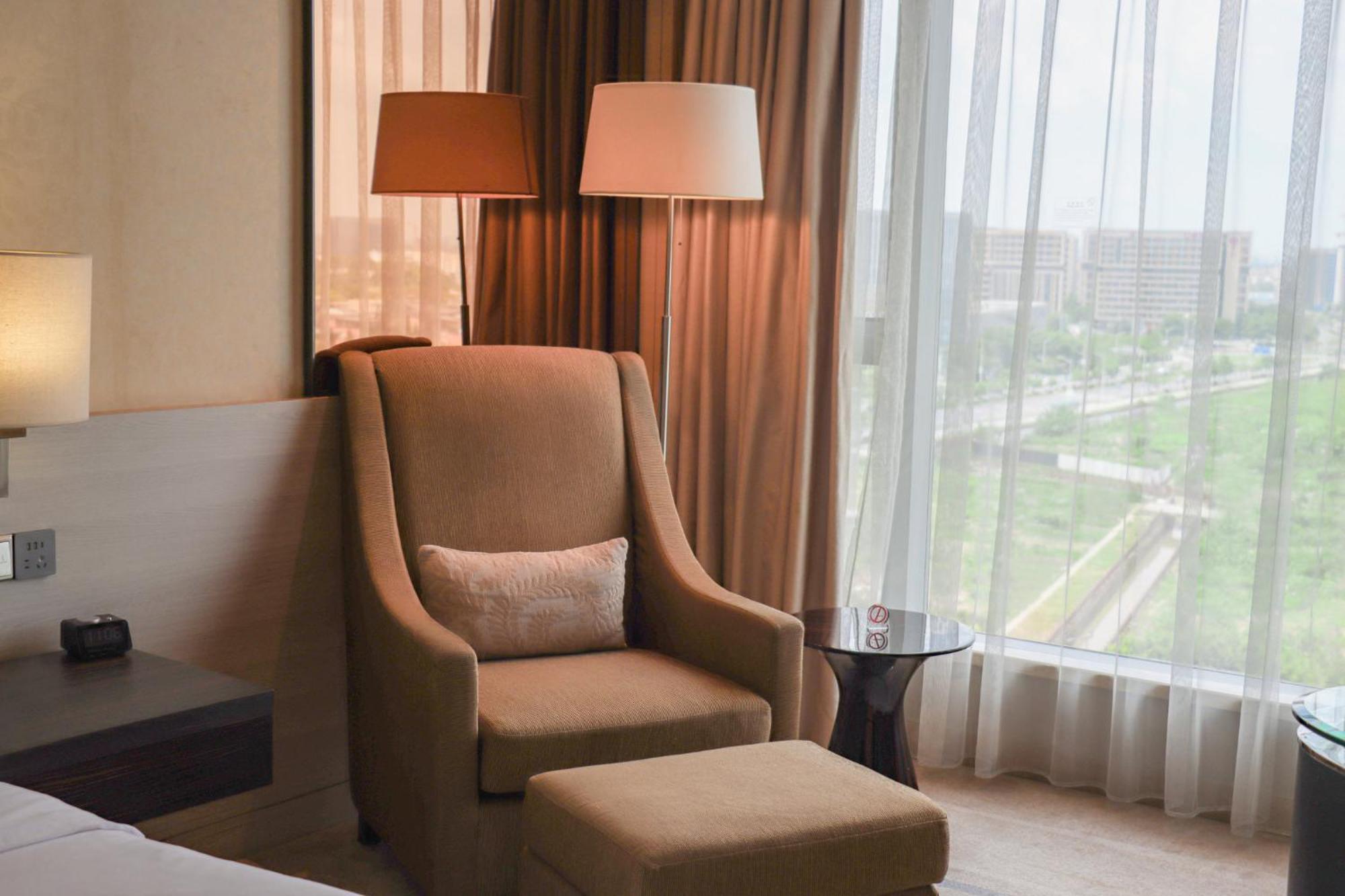 Crowne Plaza Guangzhou Huadu By Ihg - Free Shuttle Bus Between Hotel To Exhibition Center During Canton Fair Zewnętrze zdjęcie